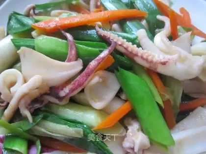 Squid with garlic sprouts