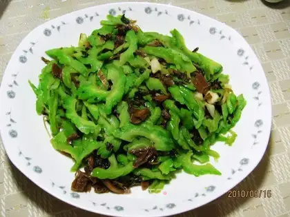 Plum vegetables and bitter gourd