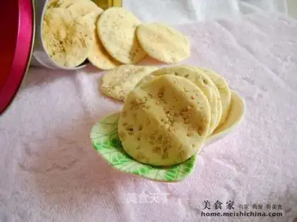 egg-flavored sesame seeds are sweet and crispy