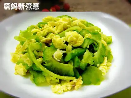 Scrambled eggs with bitter gourd