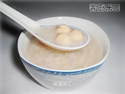 Lotus seed glutinous rice porridge