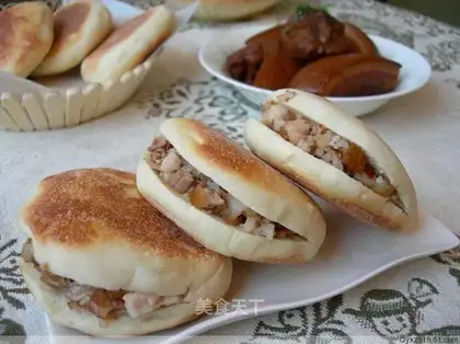 Stewed pork hamburger