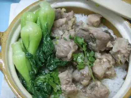 Garlic pork ribs pot rice