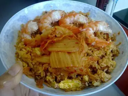 Seafood fried rice with spicy cabbage