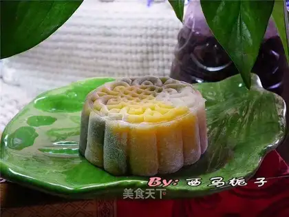 Colorful ice skin mooncakes