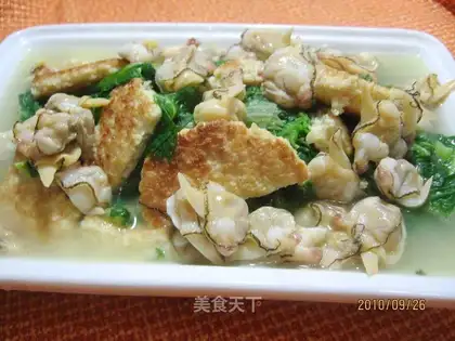 Chinese cabbage bean cake and white clam soup