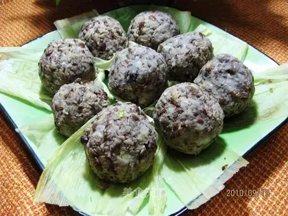 Steamed cowpea balls