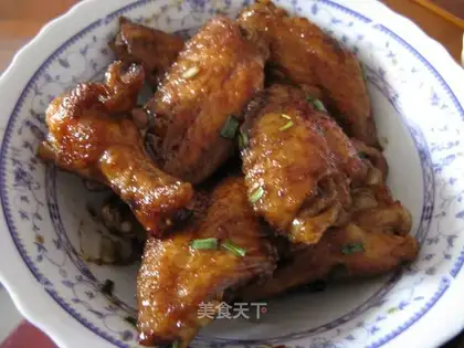 Braised chicken wings