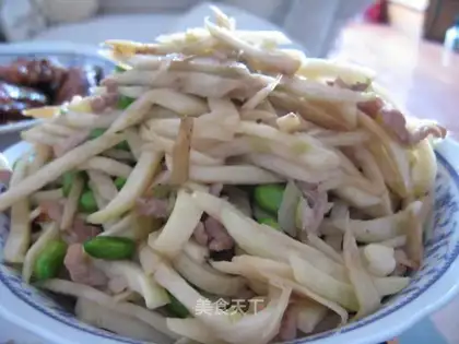stir-fried edamame with rice bamboo