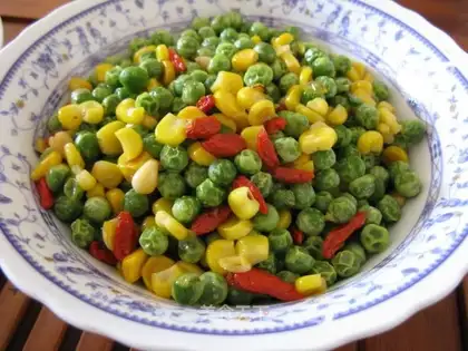 stir-fried corn kernels with peas