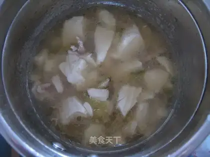 Shredded pork, pickled mustard and tofu soup