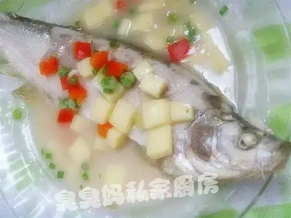 Mandarin fish in white sauce