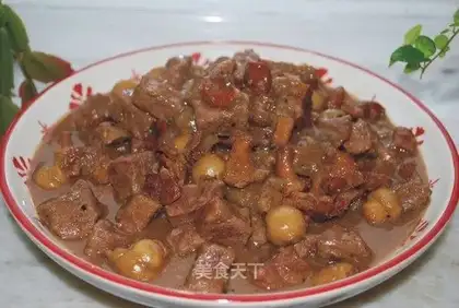 Stewed beef with double mushrooms
