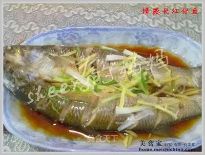 Steamed Yangtze River larvae