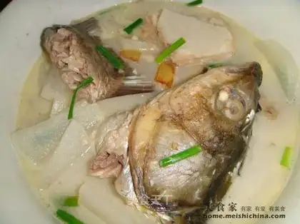 Fish head and radish soup