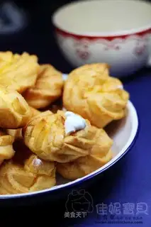 cream puffs