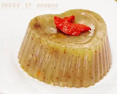 Red-tree cake