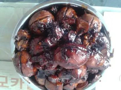 Red roast eggs