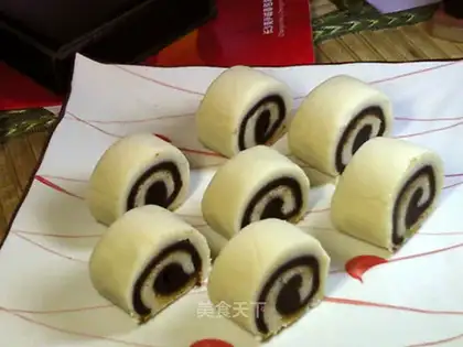 Mashed pea rolls