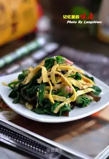Garlic spinach eggs