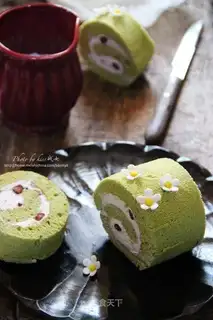 Tea and bean rolls