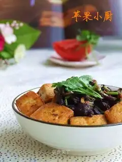 Tofu with mushroom sauce