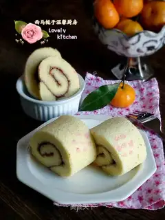 Blueberry jam cake rolls