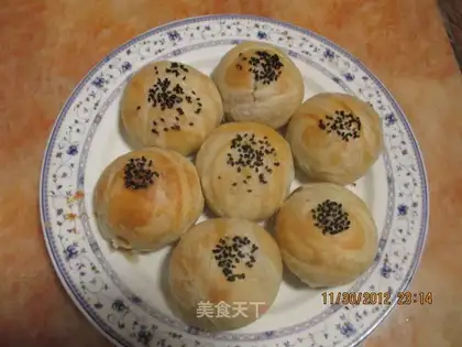 Fresh meat mooncake