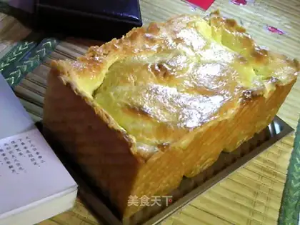 Sour cream pineapple toast