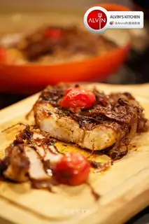 Caramel onion pork chops