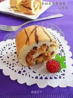 A striped pine roll