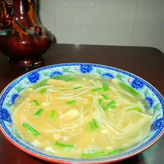 Golden mushroom soup