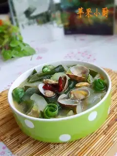 Poonmelon with flowers and soup