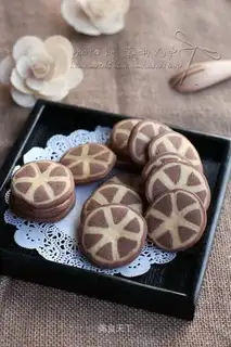 Wheel crackers