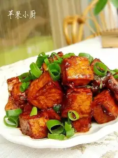 Red milk sauce tofu