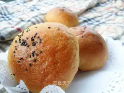 Meat pine buns