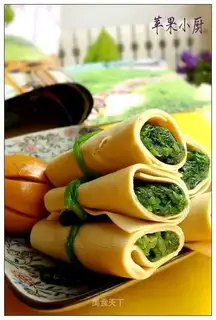 Thousands of spinach rolls
