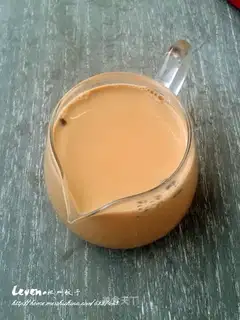 Red bean caramel milk tea