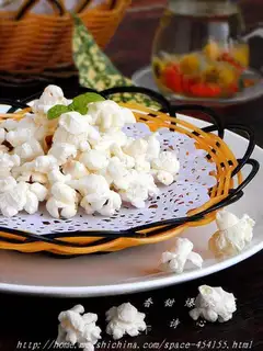 Homemade sweet popcorn