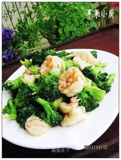 Shrimp balls with broccoli