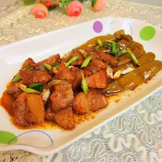 Spicy red meat