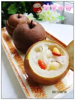 Lily's Pear