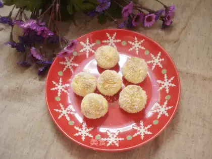 Gold coconut ball