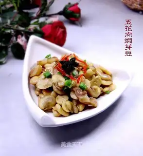 Five flowers and berries