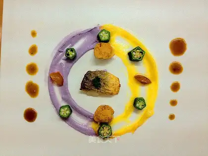 Double-coloured mashed potatoes