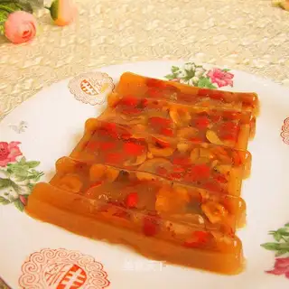 Red sugar, red dates, pig skin