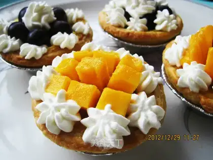 Fruit, cream and egg