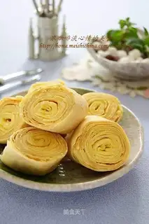 Year Cake Roll