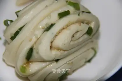 Onion sesame rolls