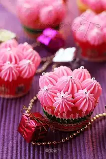 A flower cake cup